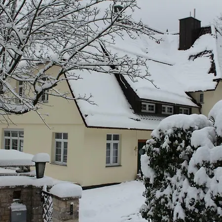 In Herrlicher Lage 아파트 바트우라하